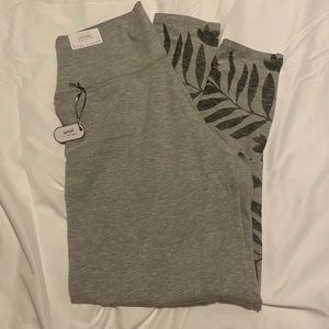 Aerie chill legging with leaves print.